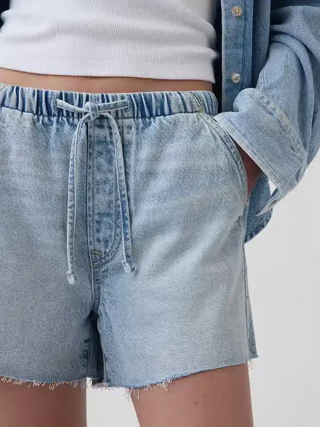 3.5” Ultrasoft Low Slung Easy Denim Shorts