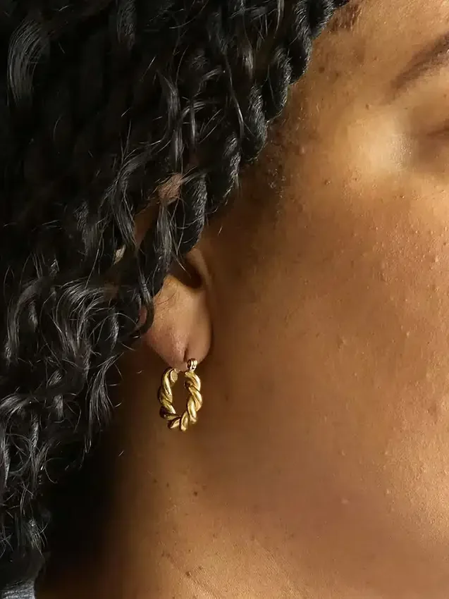 Admiral Row Gold Oval Twist Hoop Earrings