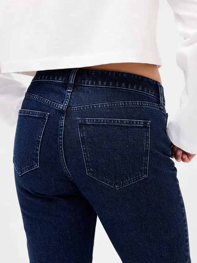 Curvy Low Rise '90S Slim Straight Jeans