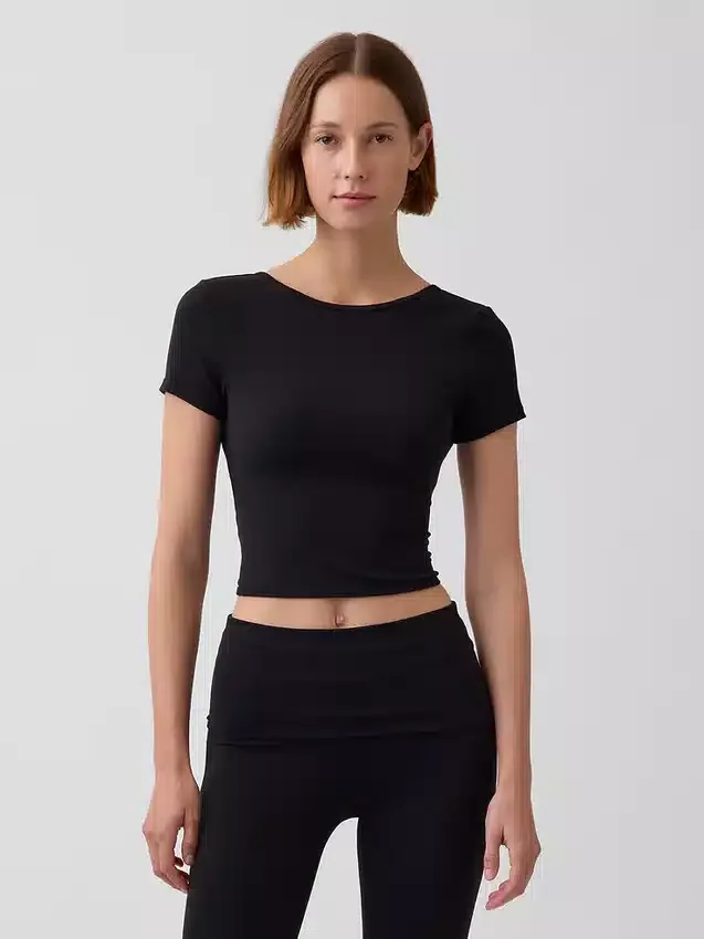 Gapfit Smooth Reversible Wrap Crop Top