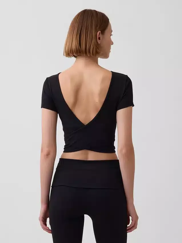 Gapfit Smooth Reversible Wrap Crop Top