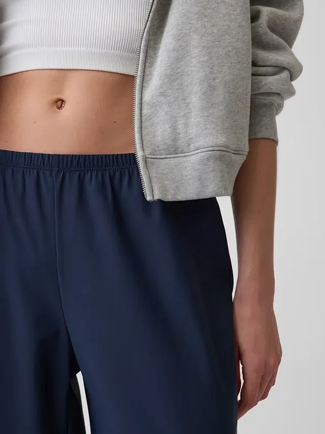 Gapfit Tech Low Rise Relaxed Easy Pants