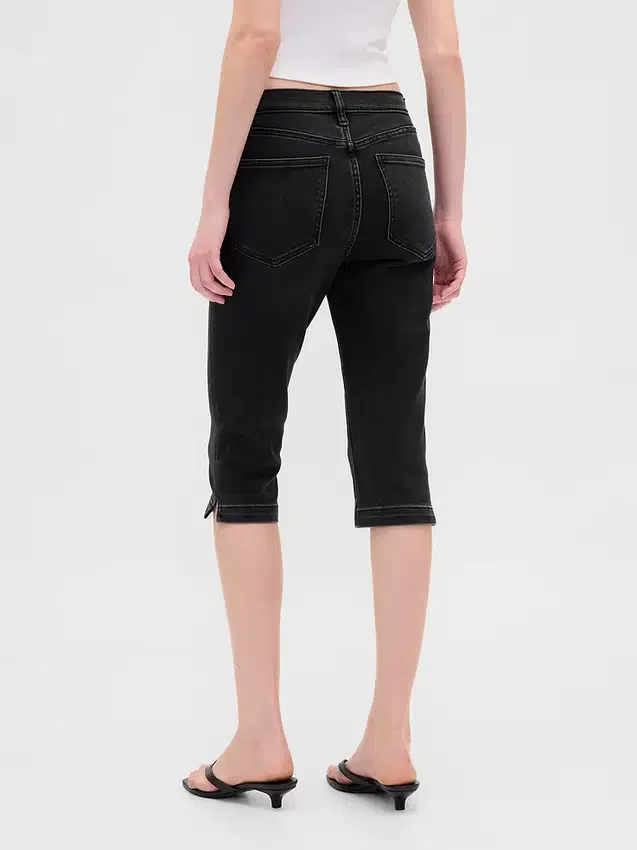 High Rise Cropped Capri Jeans