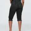 High Rise Cropped Capri Jeans