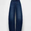 Low Rise Barrel Jeans