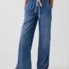 Low Rise Ultrasoft '90S Loose Easy Dolphin-Hem Jeans