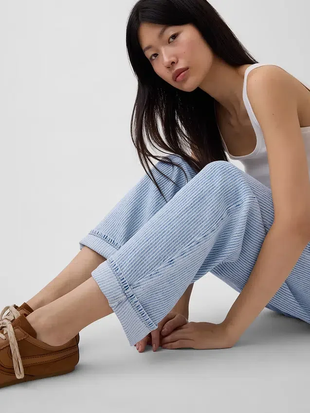 Low Rise Ultrasoft Barrel Jeans