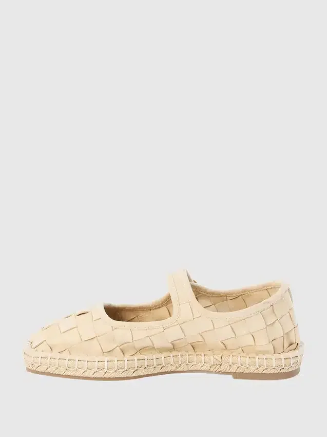 Meg Mary Jane Flat