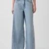 Mid Rise Belted Baggy Jeans