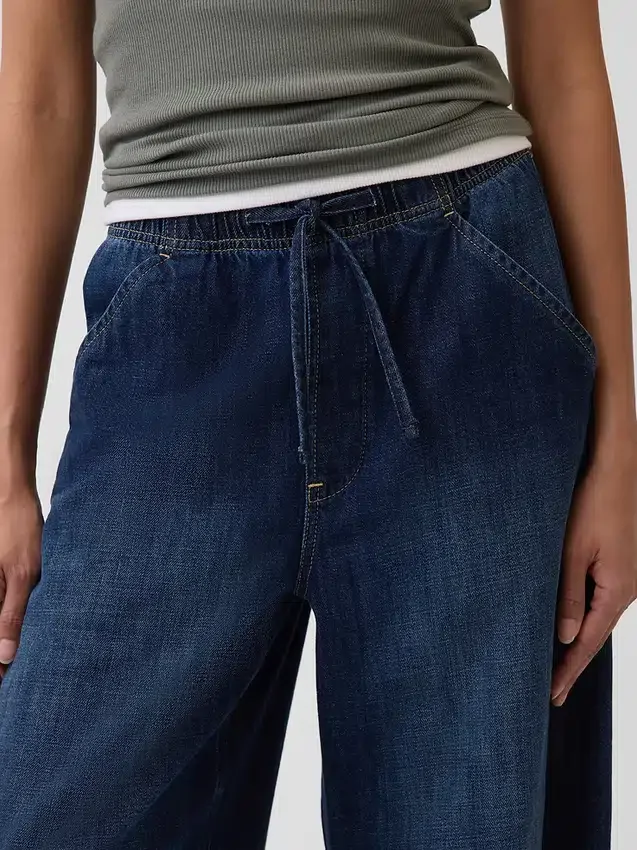 Mid Rise Easy Horseshoe Jeans