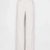 Mid Rise Relaxed Straight Jeans