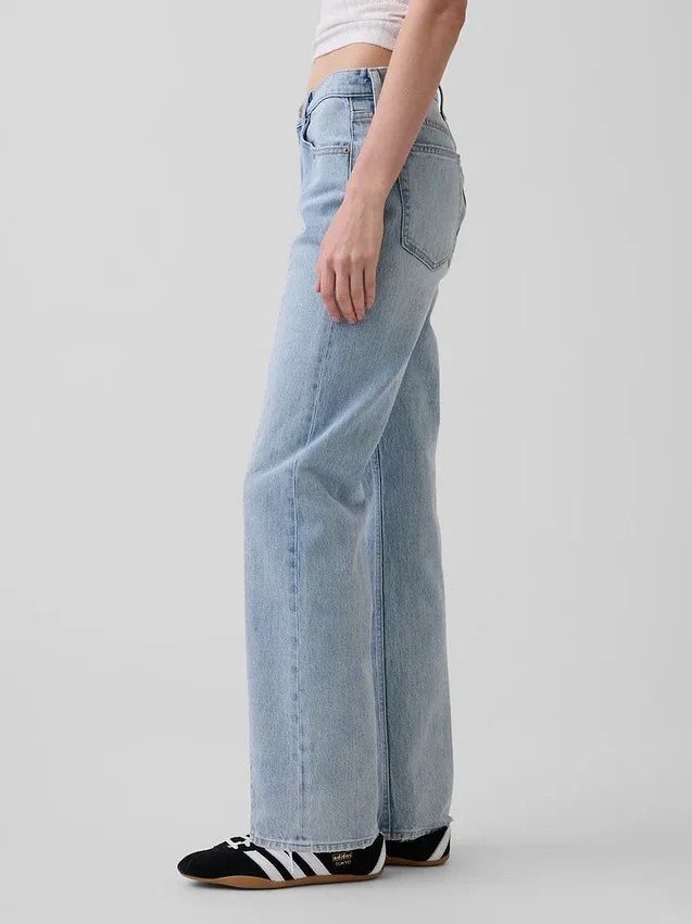 Mid Rise Seamed Relaxed Straight Jeans