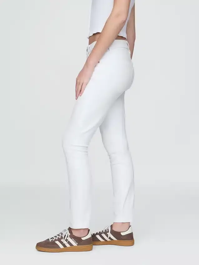 Mid Rise True Skinny Jeans