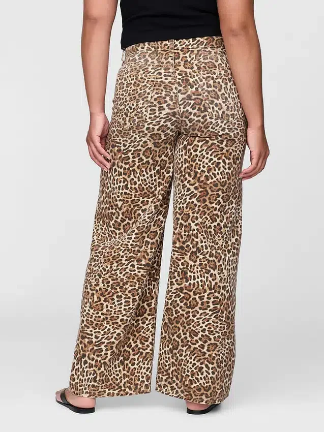 Mid Rise Ultrasoft Leopard Baggy Jeans