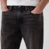 Relaxed Straight Jeans