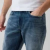 Relaxed Straight Jeans