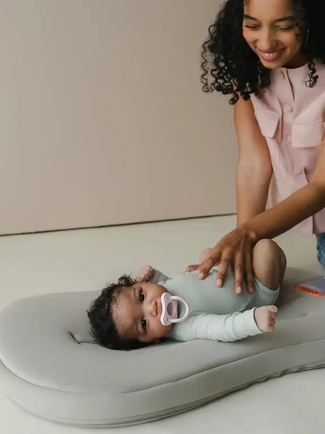 Snuggle Me Infant Lounger Curve