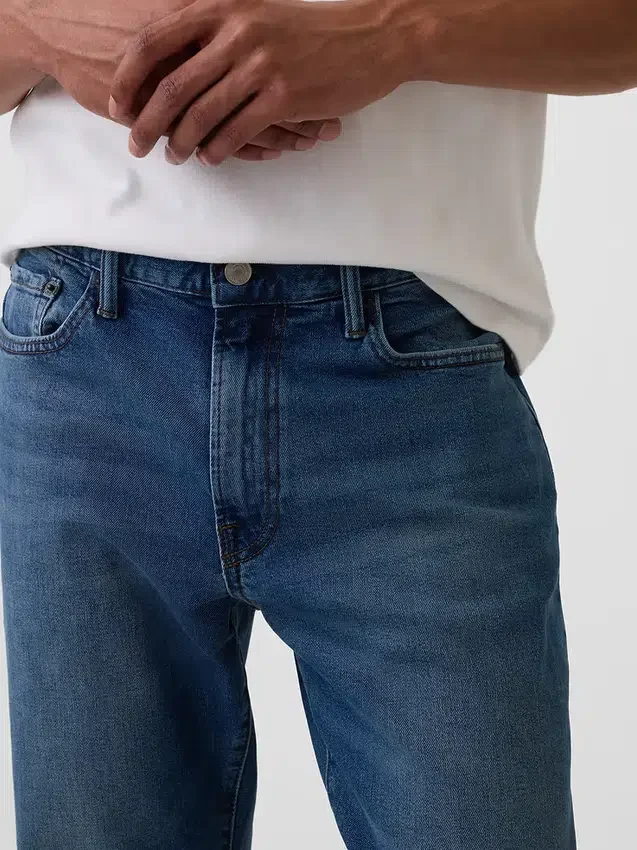 Straight Jeans