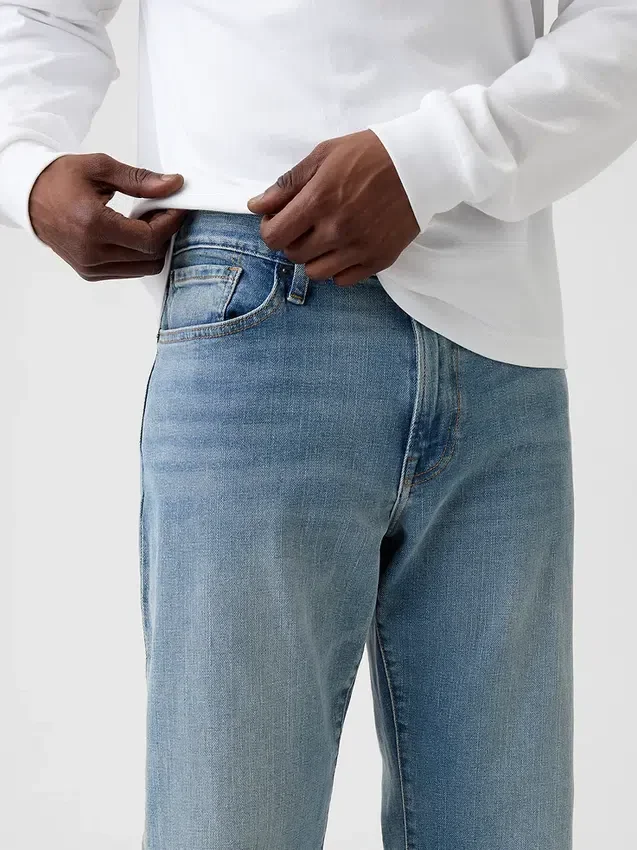 Straight Jeans