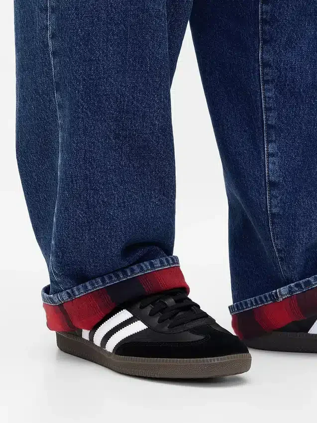 Stranger Things Adult Flannel-Lined Extra Baggy Jeans